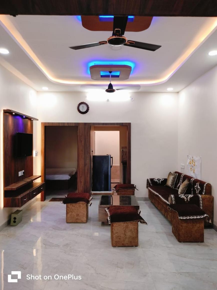 Nandi Homes Homestay Удджайн Екстер'єр фото
